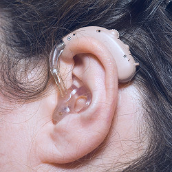 Hearing Aids Are Now Available Over the Counter. Here's What You Need to  Know. - The New York Times